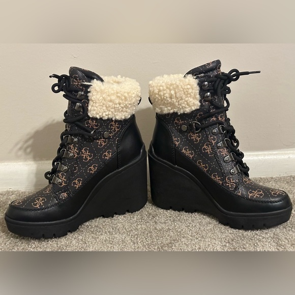 Guess Taanya Black Monogram Wedge Booties Size 6 - Picture 2 of 6